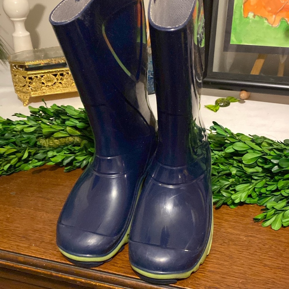 Skeeper rain boots size kids 31